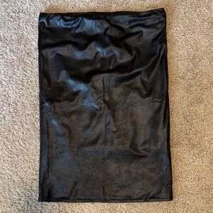 Elegant Black Pencil Skirt